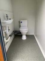Container sanitaire pavillon WC quadruple équipé – Image 9