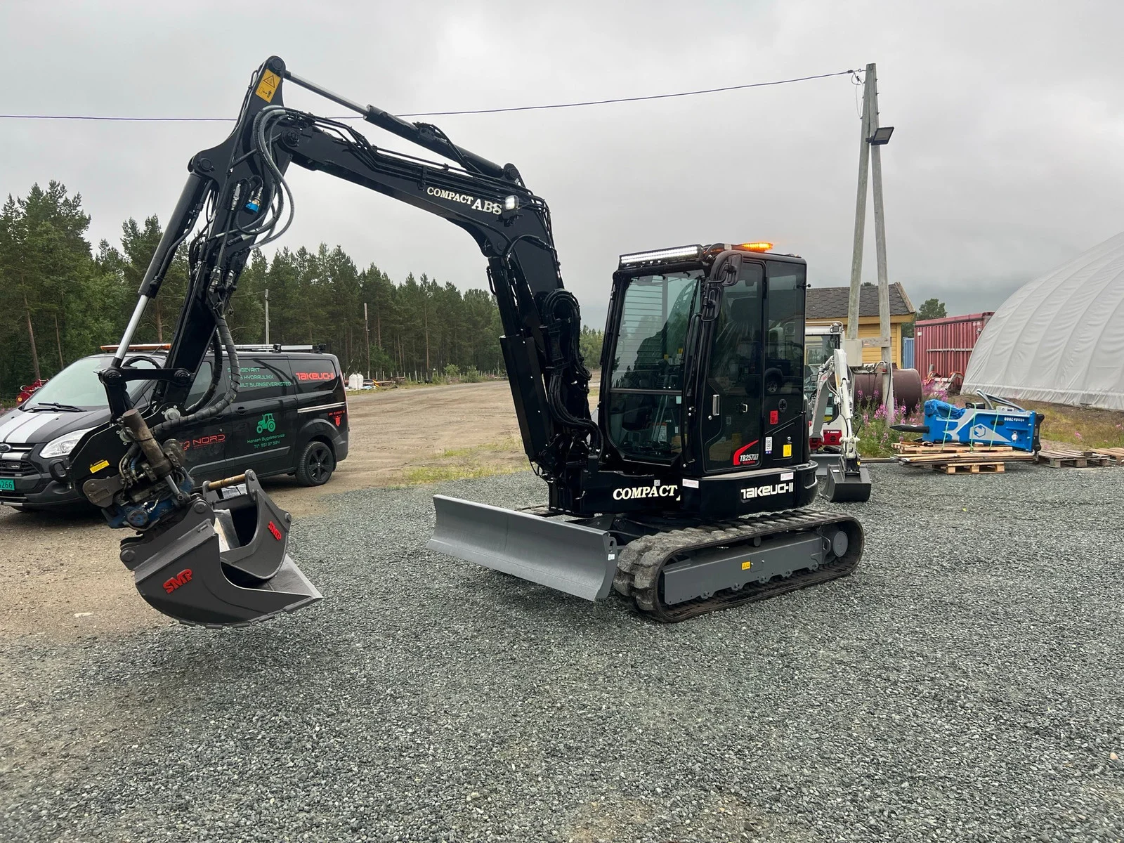 Takeuchi-TB257FR-1 Pelle sur chenilles Takeuchi TB257FR - 2023 neuf - garantie usine – Image 1